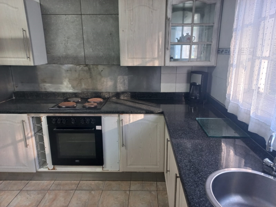 5 Bedroom Property for Sale in Gonubie Eastern Cape